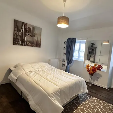 펜션 Duplex Belucie Avec Jardin 리베락