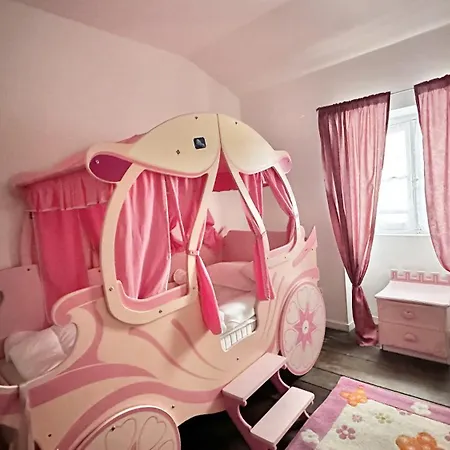 펜션 Duplex Belucie Avec Jardin