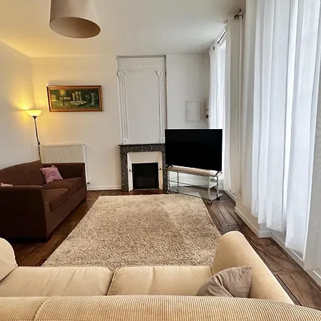 펜션 Duplex Belucie Avec Jardin